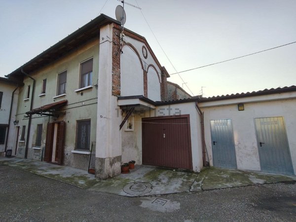 casa indipendente in vendita a Fombio in zona Retegno