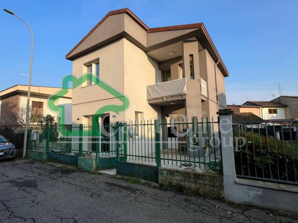 casa indipendente in vendita a Fombio