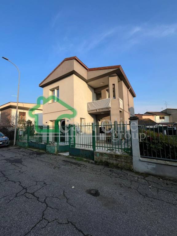 casa indipendente in vendita a Fombio