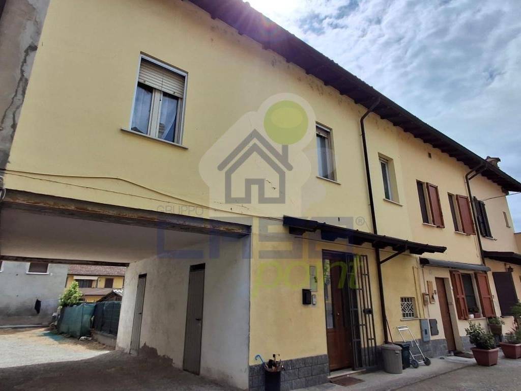 casa indipendente in vendita a Fombio
