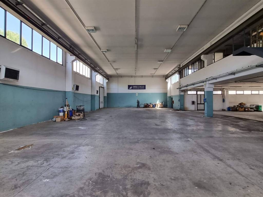 locale commerciale in vendita a Galgagnano