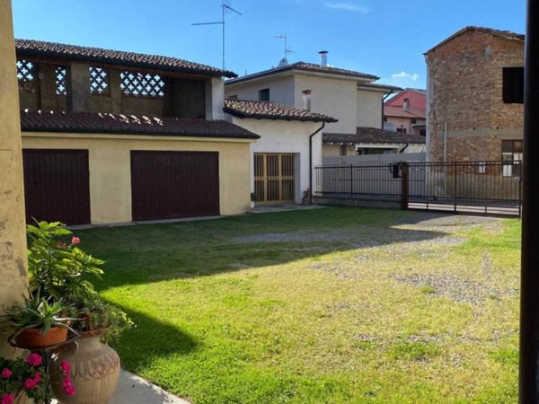 casa indipendente in vendita a Guardamiglio