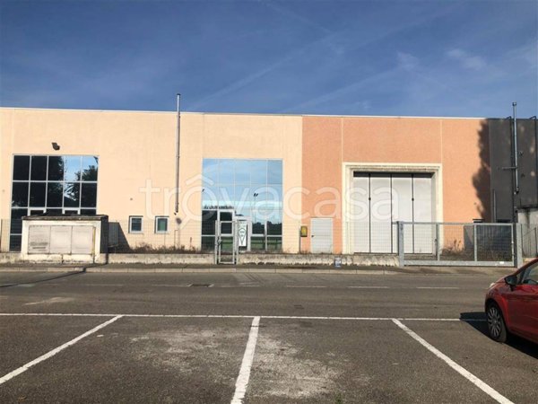locale commerciale in vendita a Guardamiglio