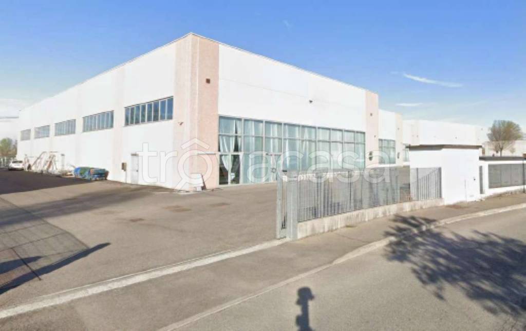 locale commerciale in vendita a Guardamiglio