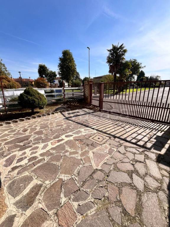 casa indipendente in vendita a Livraga