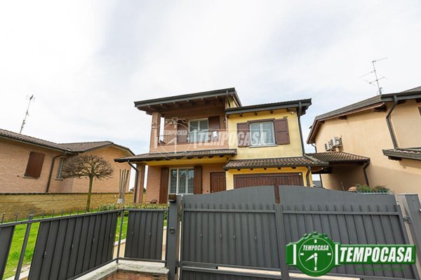 casa indipendente in vendita a Livraga