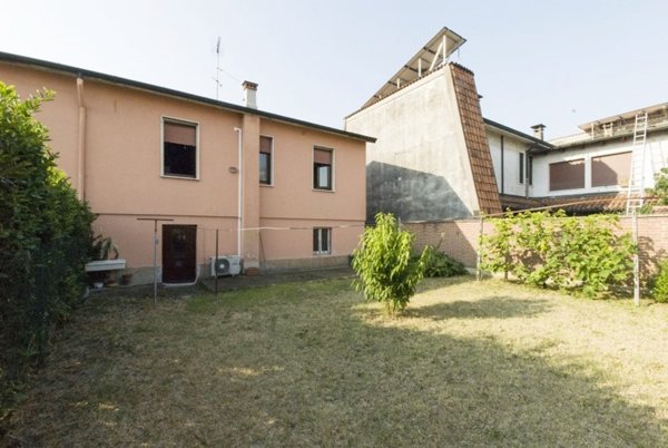 casa indipendente in vendita a Livraga