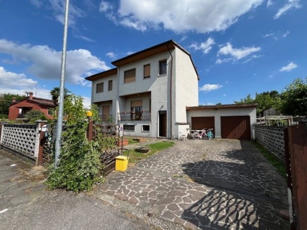 casa indipendente in vendita a Livraga