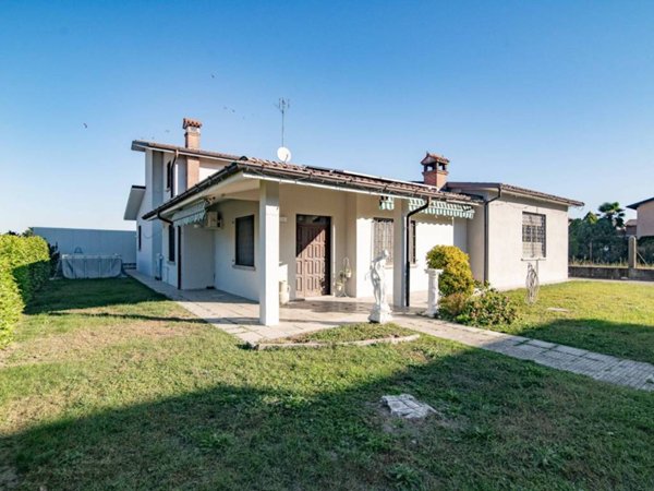 casa indipendente in vendita a Livraga