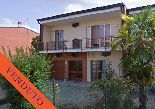 casa indipendente in vendita a Livraga