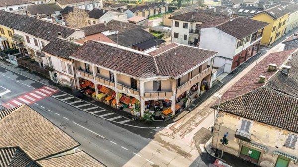 negozio in vendita a Livraga