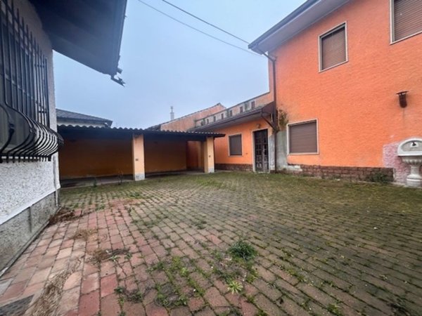 casa indipendente in vendita a Livraga