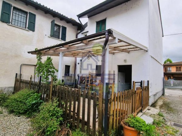 casa indipendente in vendita a Livraga