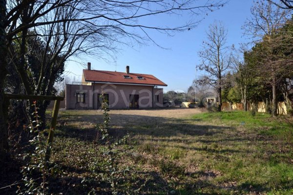 casa indipendente in vendita a Lodi in zona San Bernardo