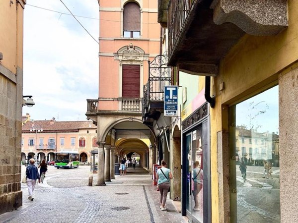 intera palazzina in vendita a Lodi in zona Centro Storico