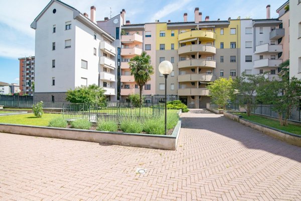 appartamento in vendita a Lodi in zona San Fereolo