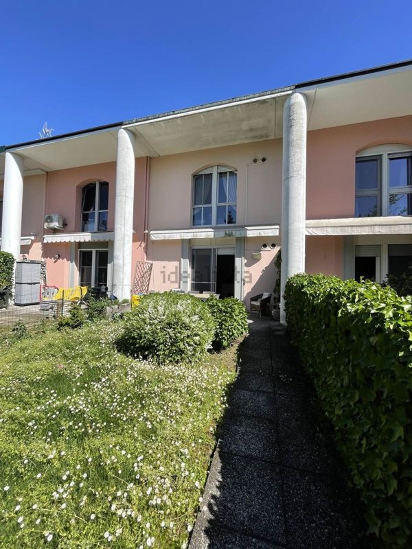 casa semindipendente in vendita a Lodi in zona Torretta
