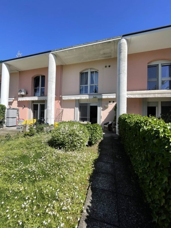 casa indipendente in vendita a Lodi