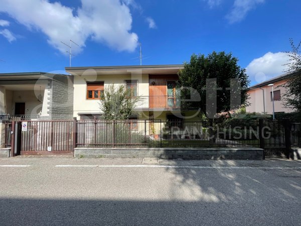 casa indipendente in vendita a Lodi