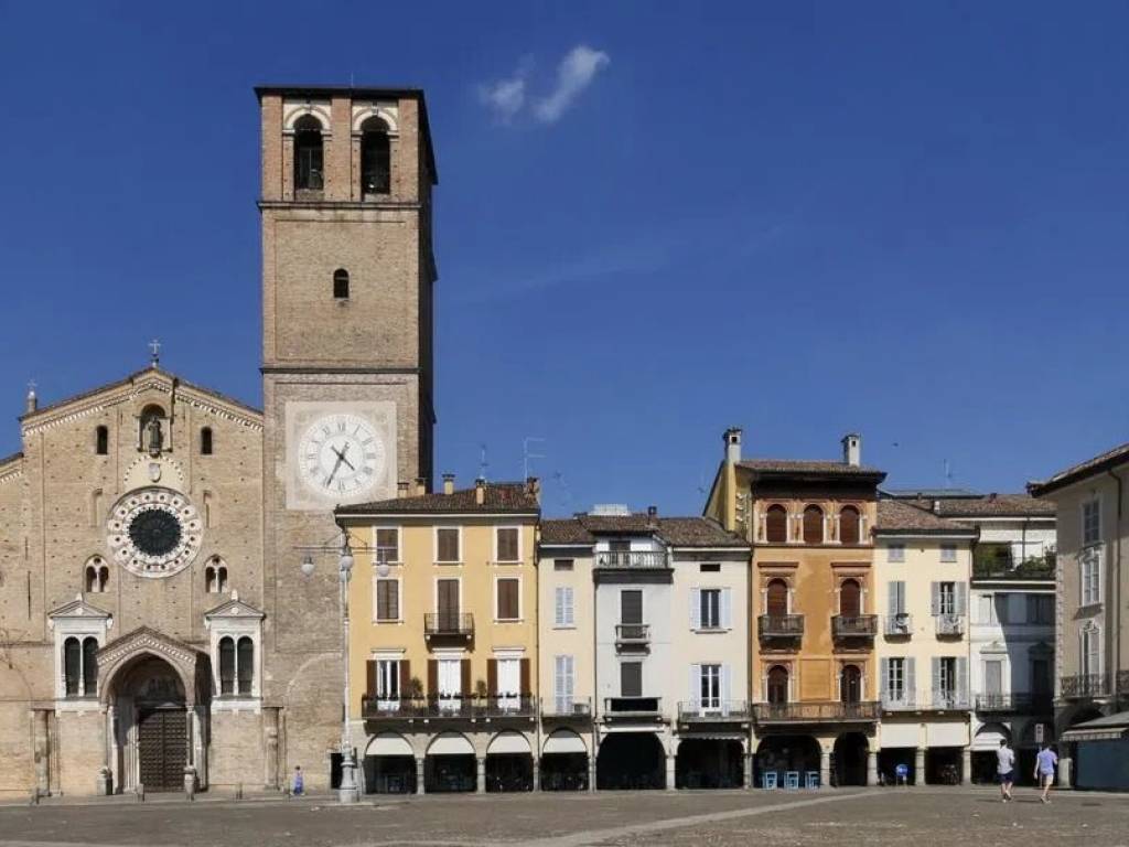 appartamento in vendita a Lodi in zona Centro Storico