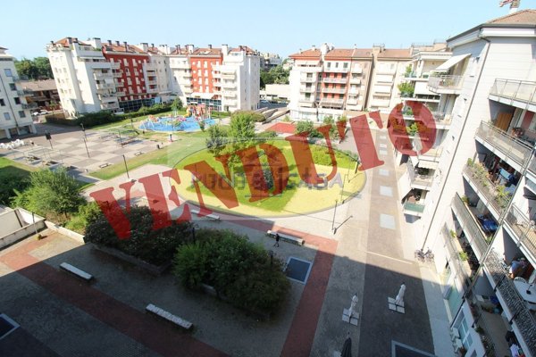 appartamento in vendita a Lodi in zona Piazza Albarola