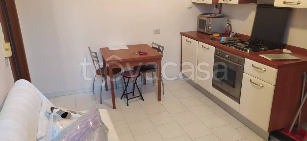 appartamento in vendita a Lodi in zona Via Defendente