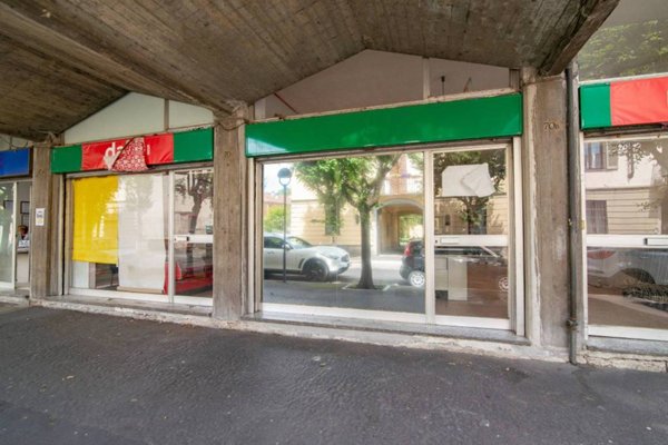 negozio in vendita a Lodi in zona Città Bassa