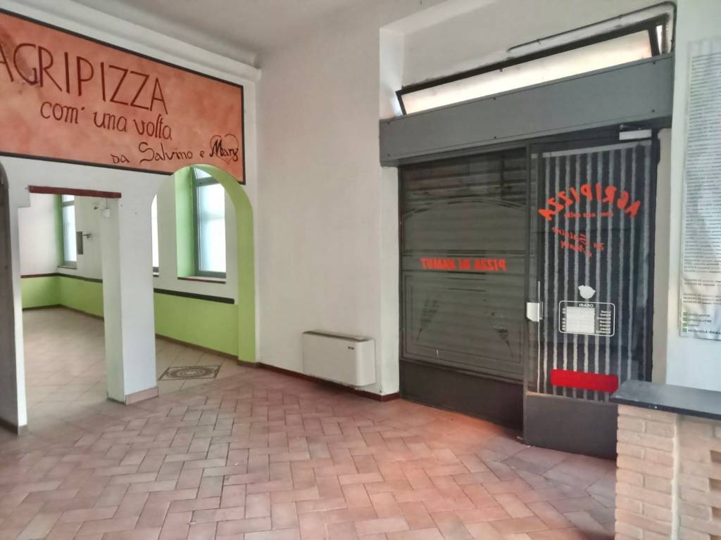 negozio in vendita a Lodi in zona Fanfani