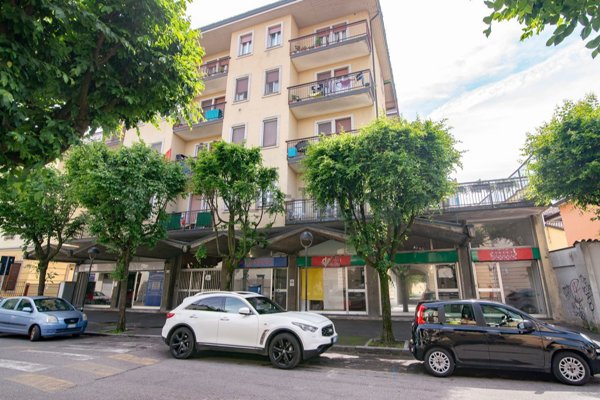 locale commerciale in vendita a Lodi in zona Città Bassa