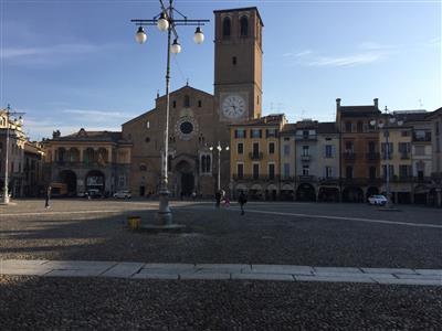 negozio in vendita a Lodi