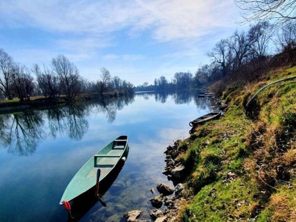 negozio in vendita a Lodi in zona Martinetta