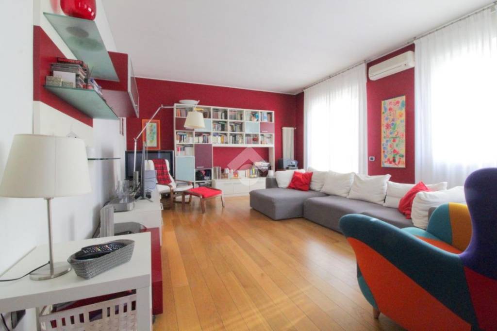 appartamento in vendita a Lodi in zona Olmo