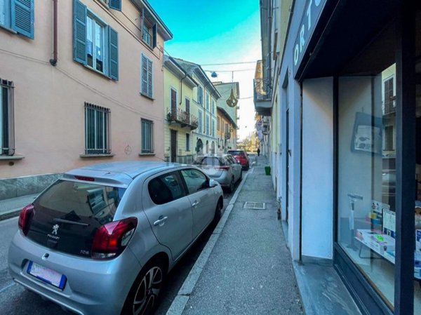 locale commerciale in vendita a Lodi