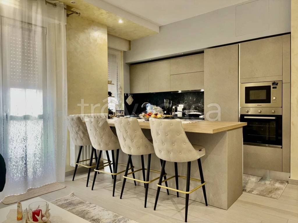 appartamento in vendita a Lodi in zona Fanfani