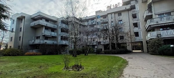 locale commerciale in vendita a Lodi in zona Faustina