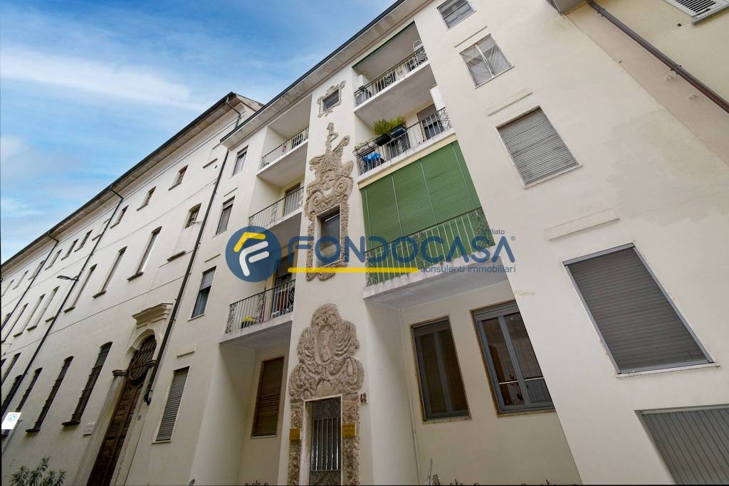 appartamento in vendita a Lodi in zona Centro Storico
