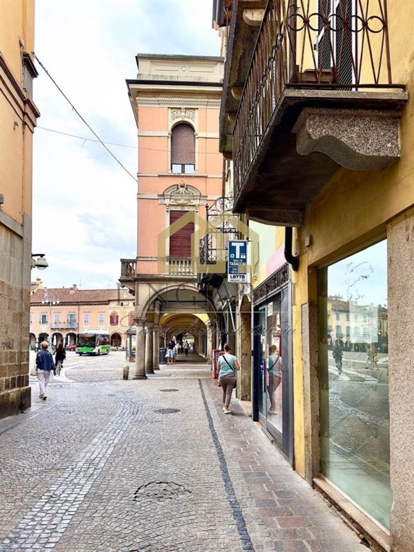 appartamento in vendita a Lodi in zona Centro Storico