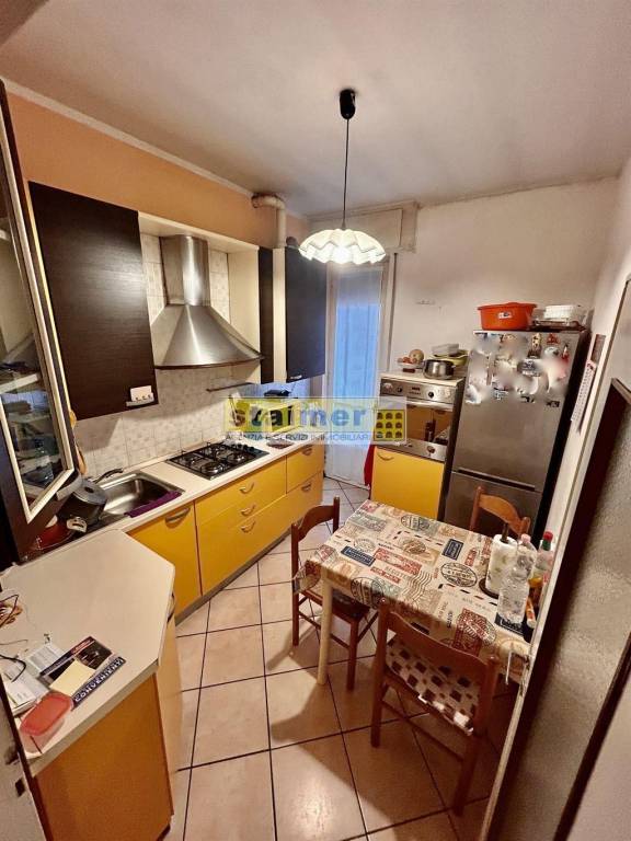 appartamento in vendita a Lodi in zona Viale Italia