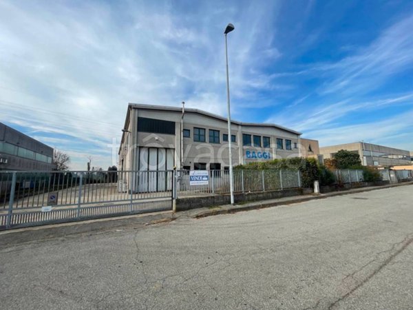 capannone in vendita a Lodi in zona San Grato