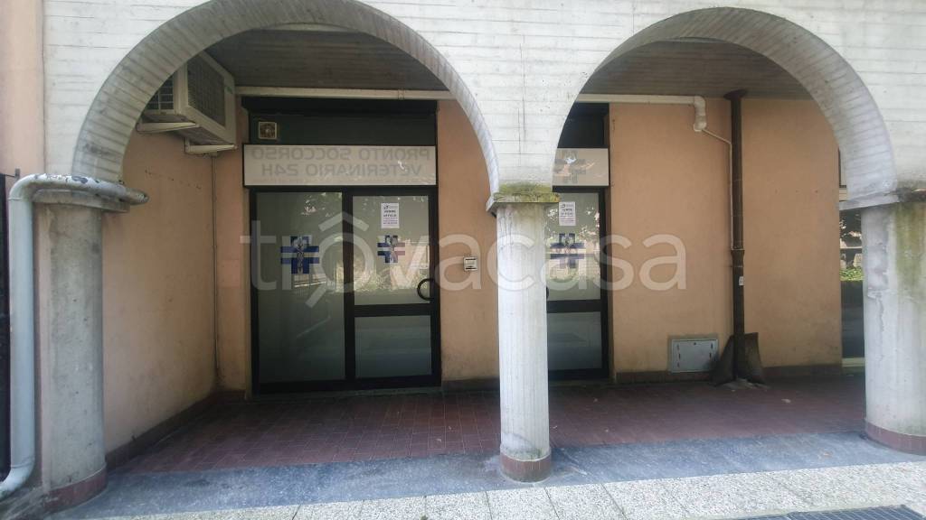 ufficio in vendita a Lodi in zona Via Defendente