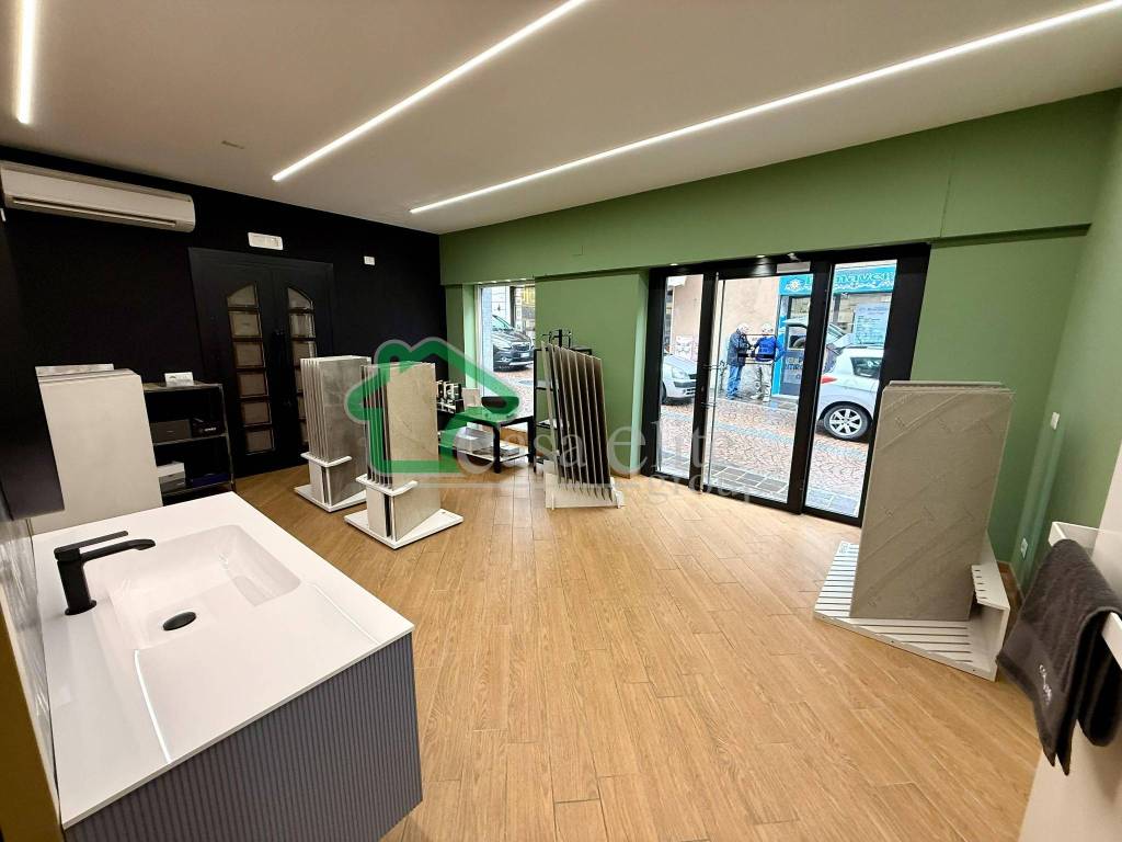 intera palazzina in vendita a Lodi in zona Città Bassa