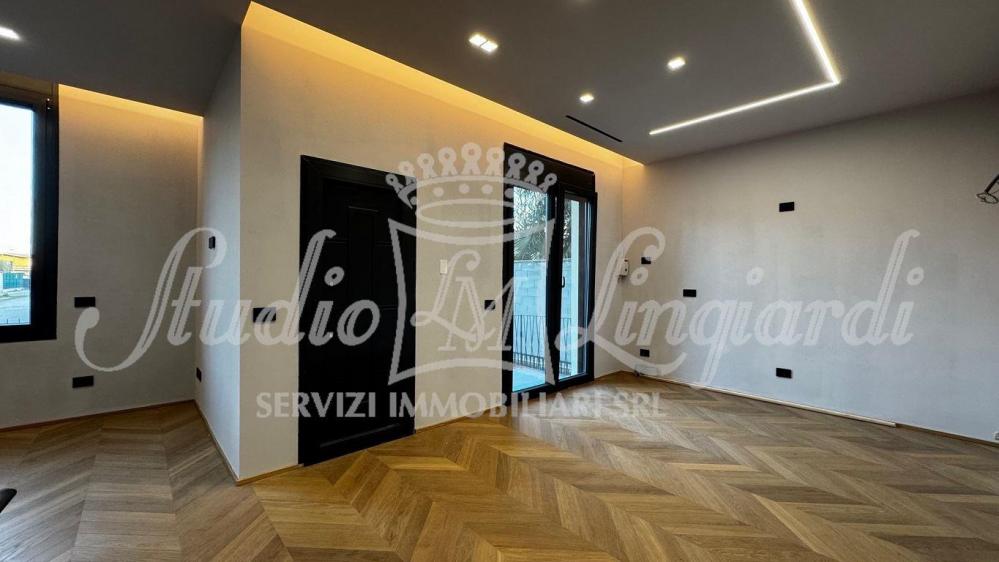 appartamento in vendita a Lodi in zona Città Bassa