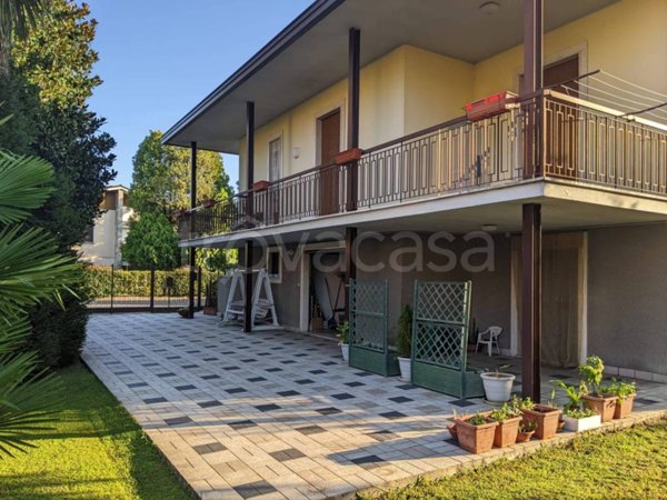 casa indipendente in vendita a Lodi in zona San Bernardo