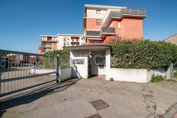 appartamento in vendita a Lodi in zona San Fereolo