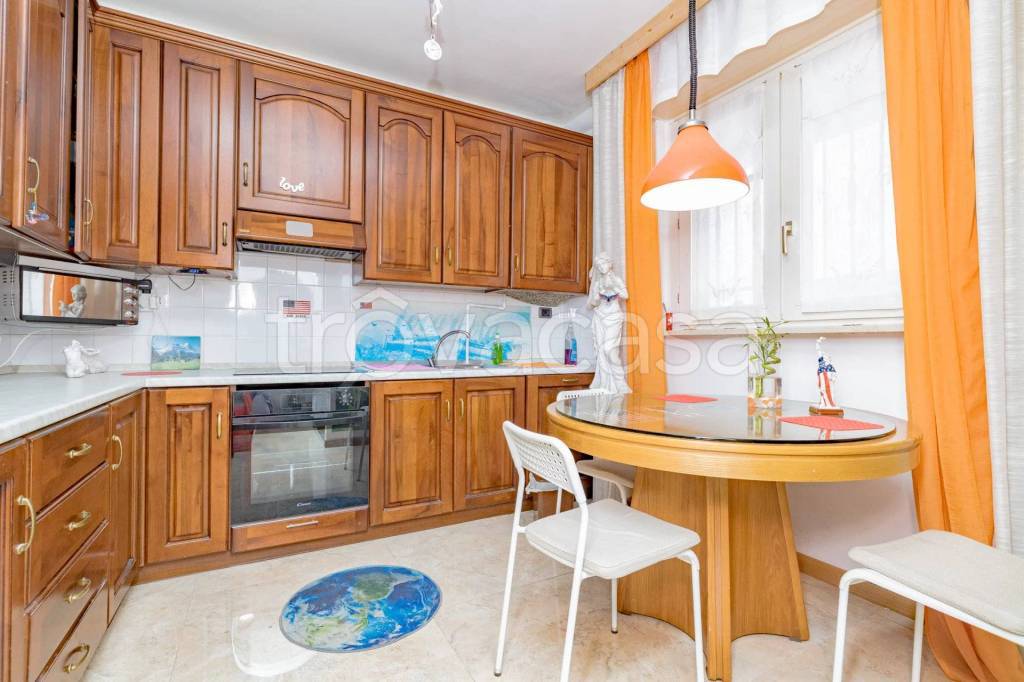 appartamento in vendita a Lodi in zona San Fereolo