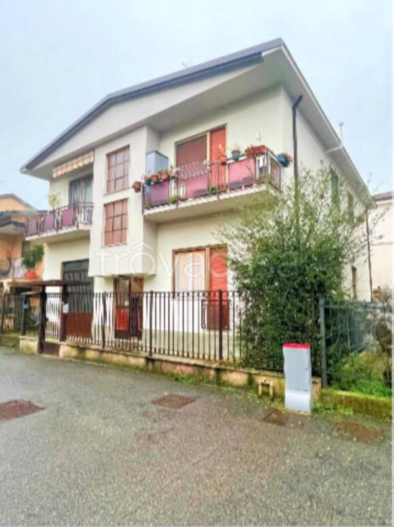appartamento in vendita a Lodi in zona San Fereolo