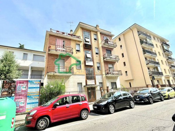 appartamento in vendita a Lodi in zona Città Bassa