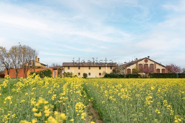 appartamento in vendita a Lodi in zona Faustina