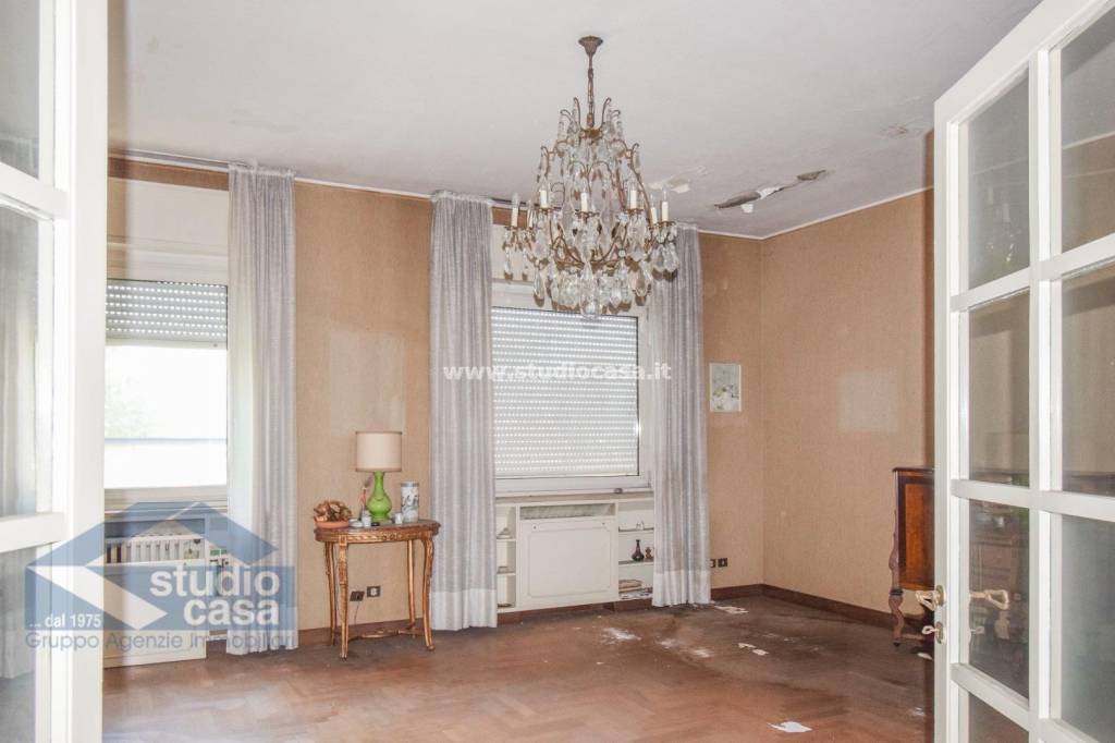 appartamento in vendita a Lodi in zona San Bernardo