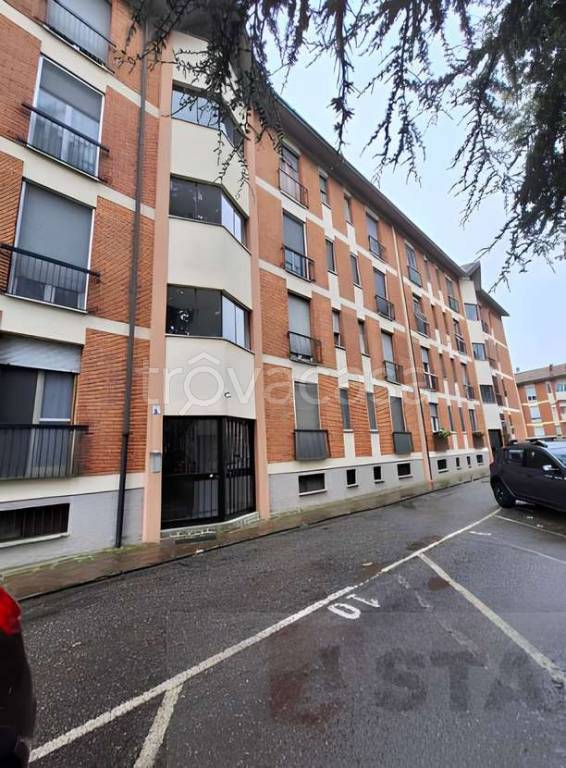 appartamento in vendita a Lodi in zona Viale Italia